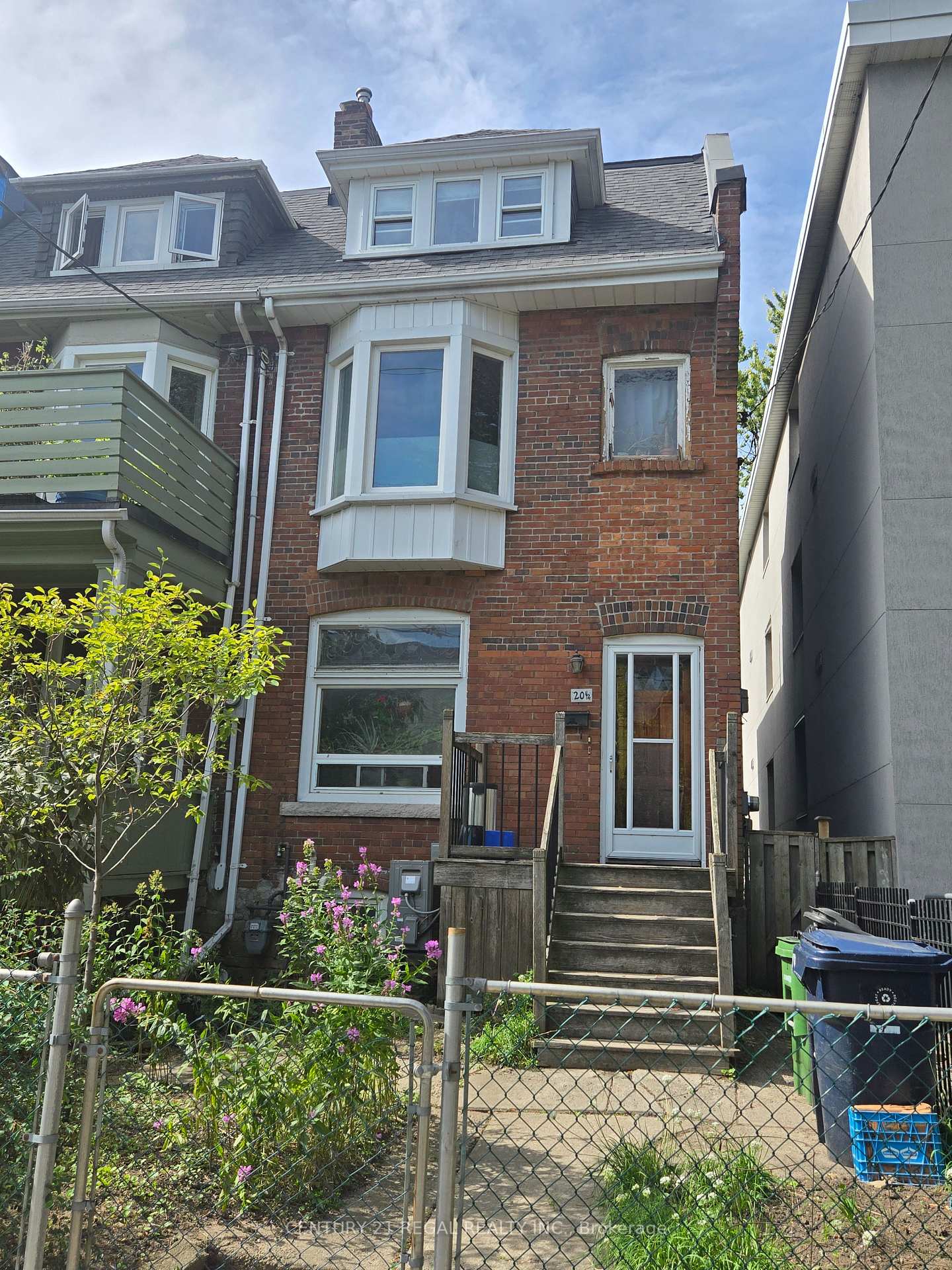 201/2 O'hara Avenue NE