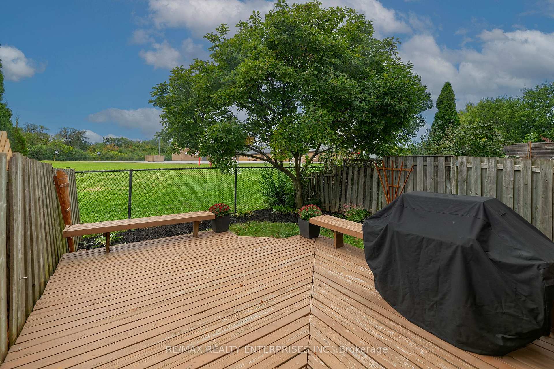 1066 Runnymead Crescent