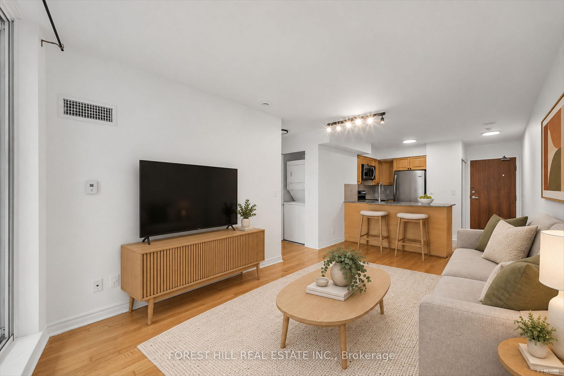 33 Elm Drive W