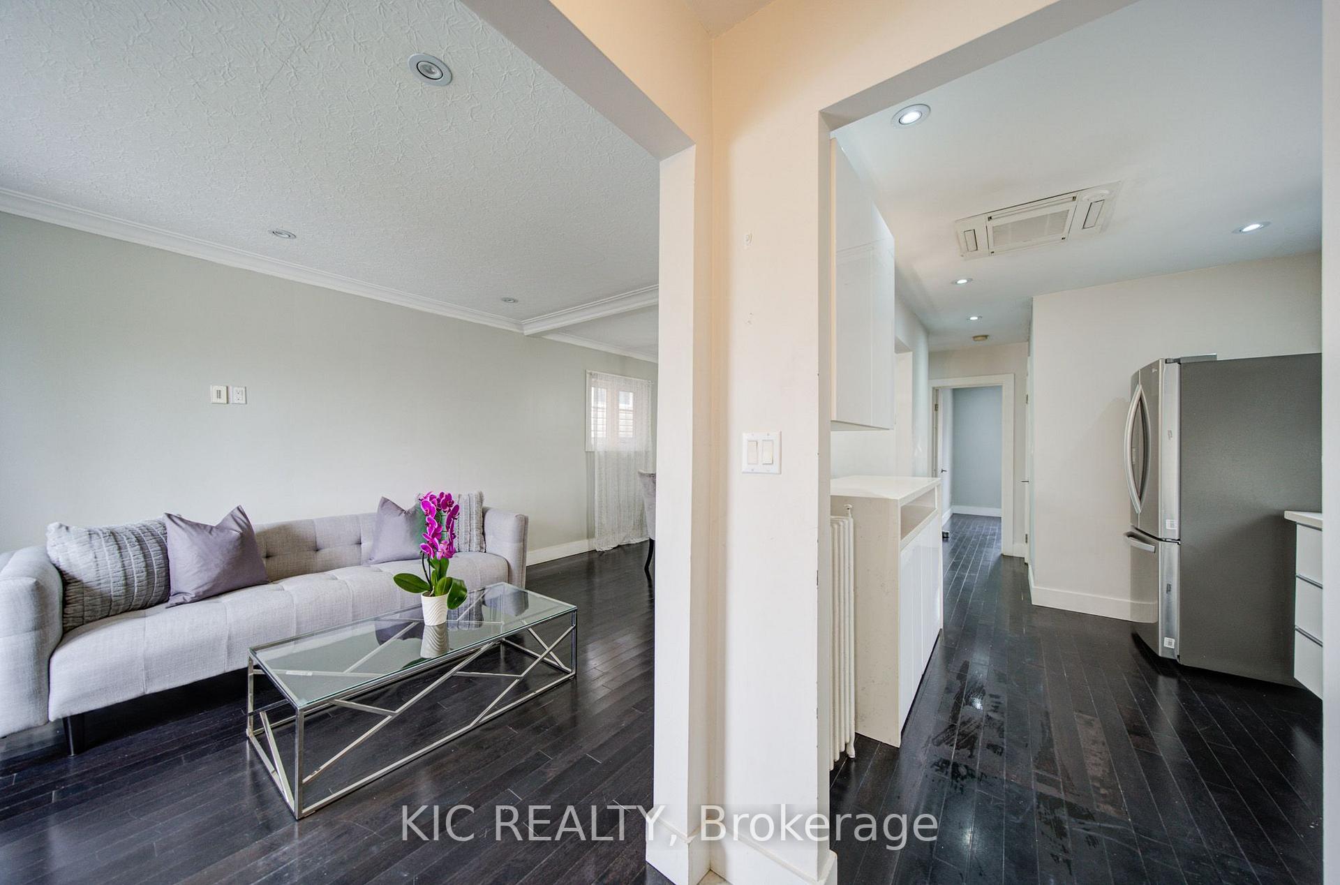 35 Montcalm Avenue NW
