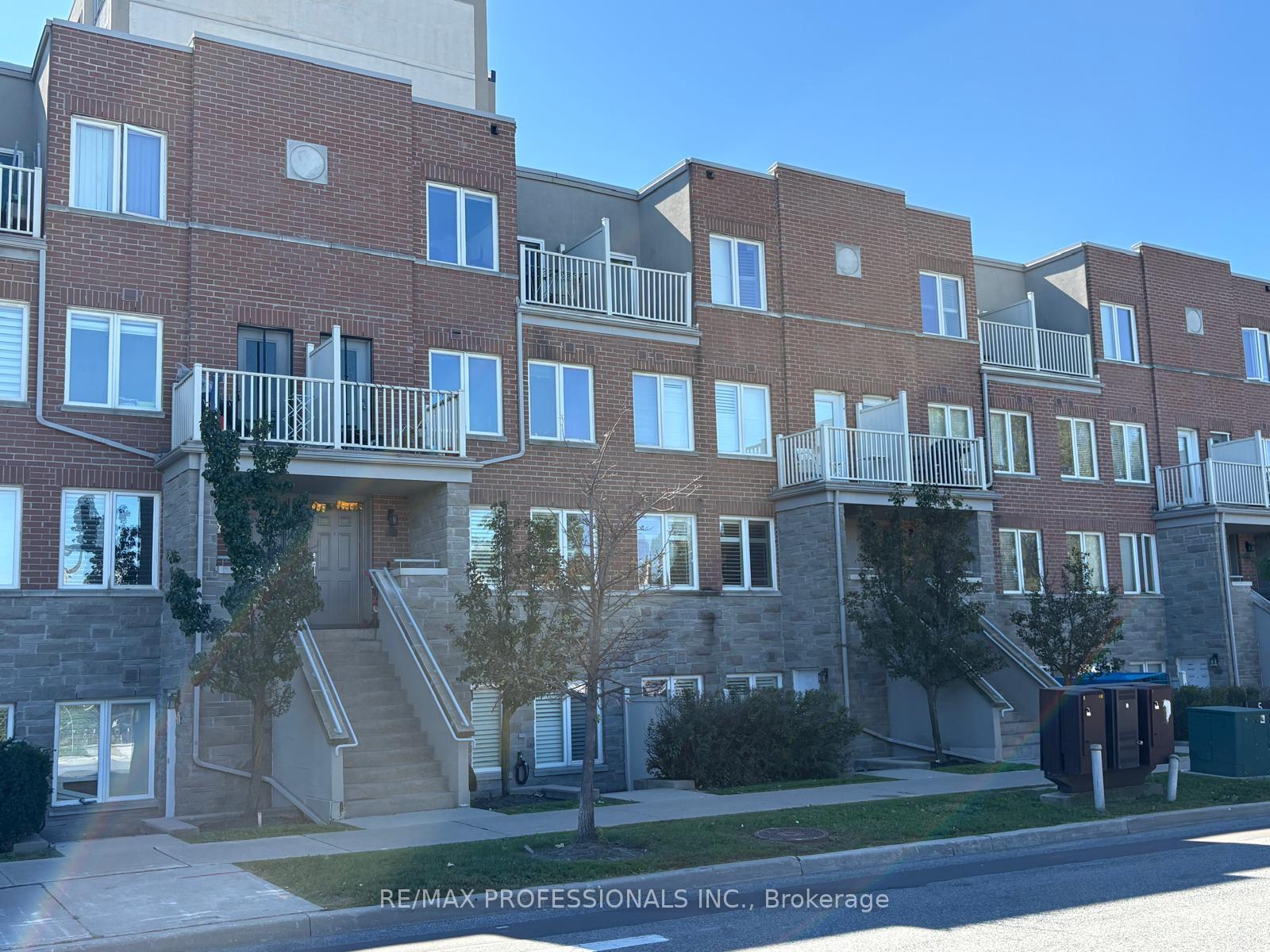 5 Richgrove Drive E