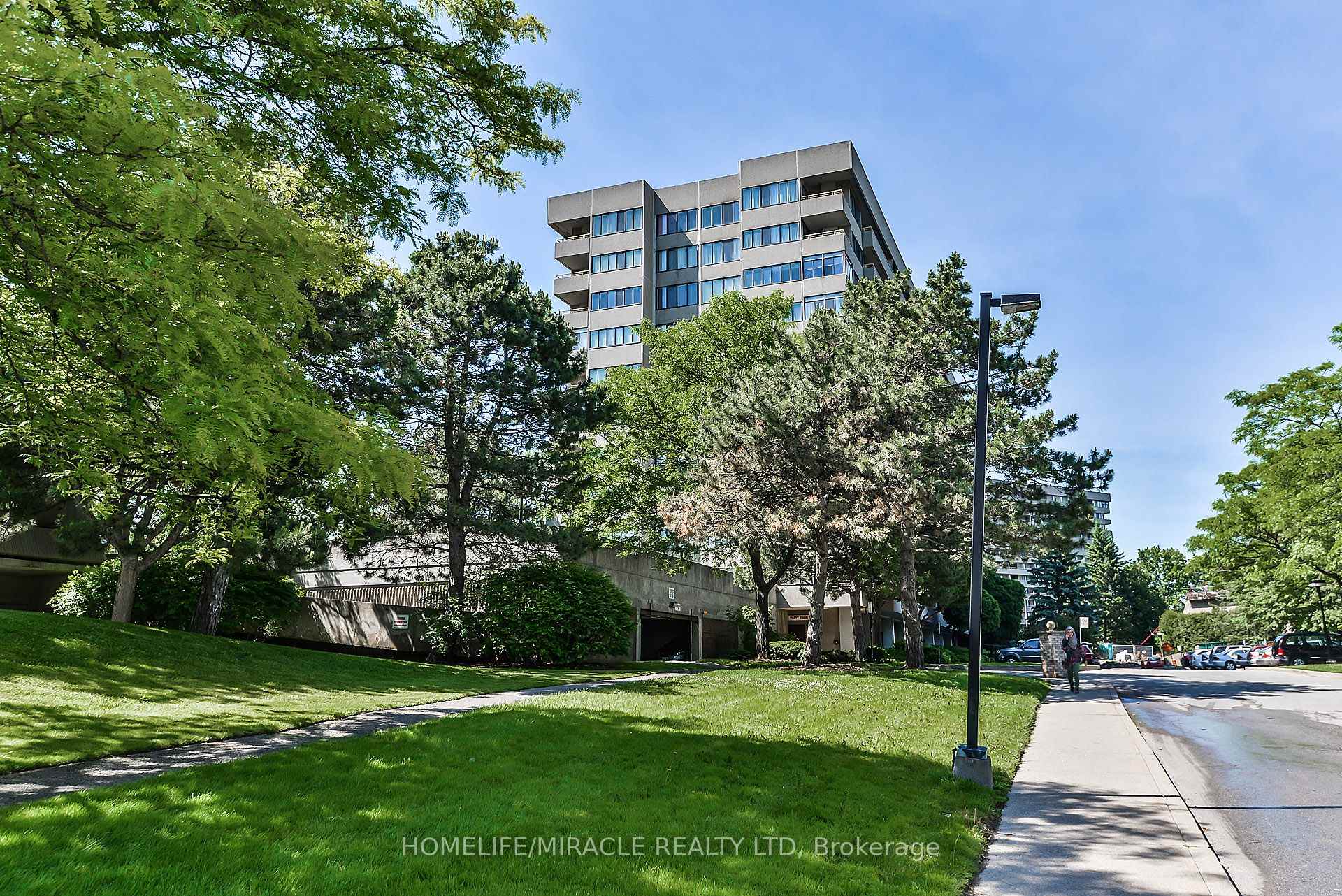 1320 Mississauga Valley Boulevard