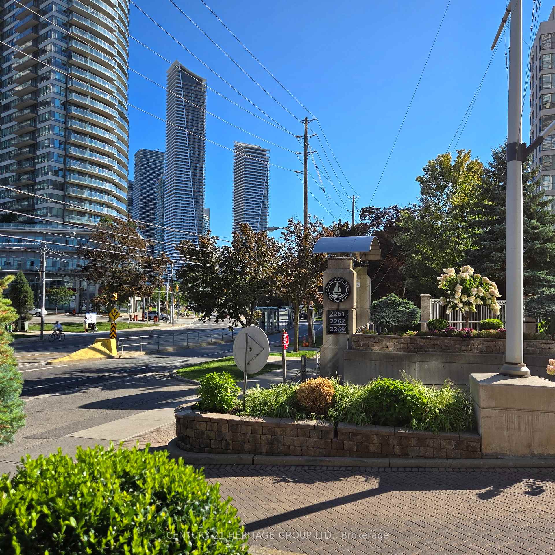 2267 Lakeshore Boulevard W