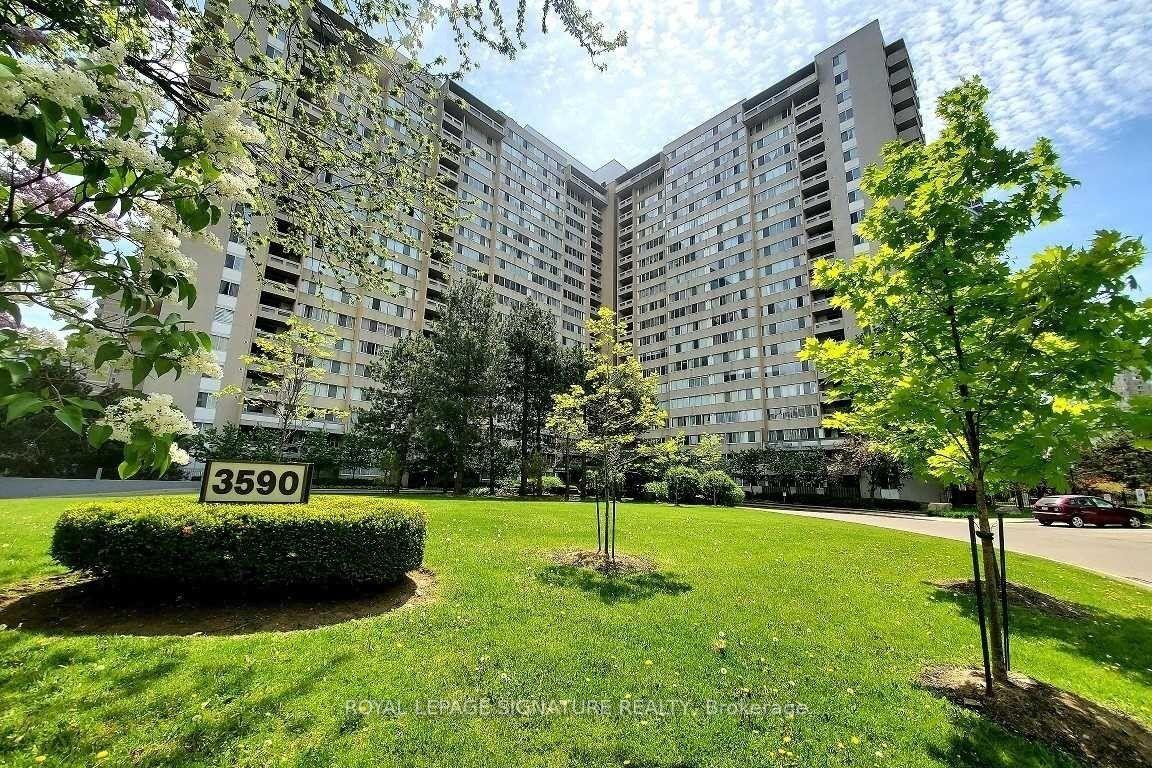 3590 Kaneff Crescent