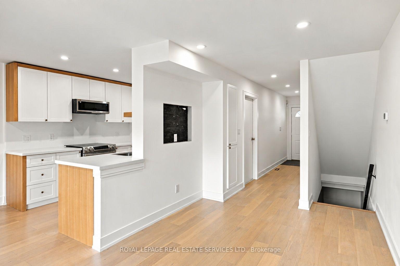 400 Mississauga Valley Boulevard