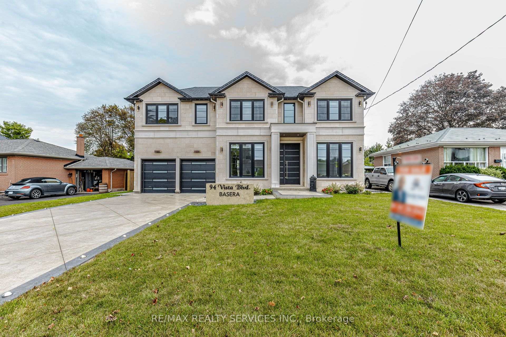 94 Vista Boulevard