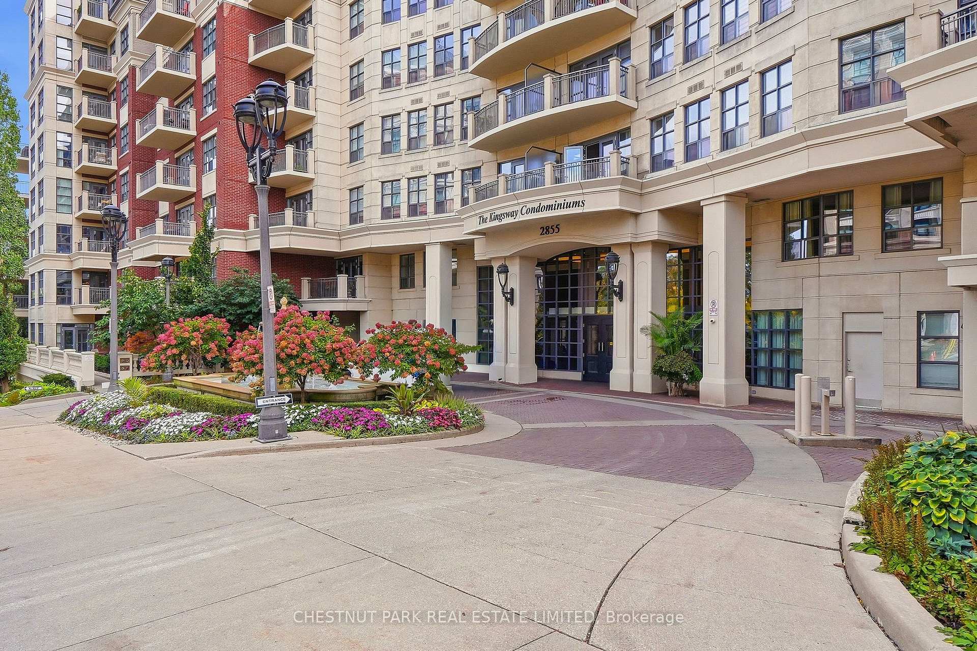 2855 Bloor Street W