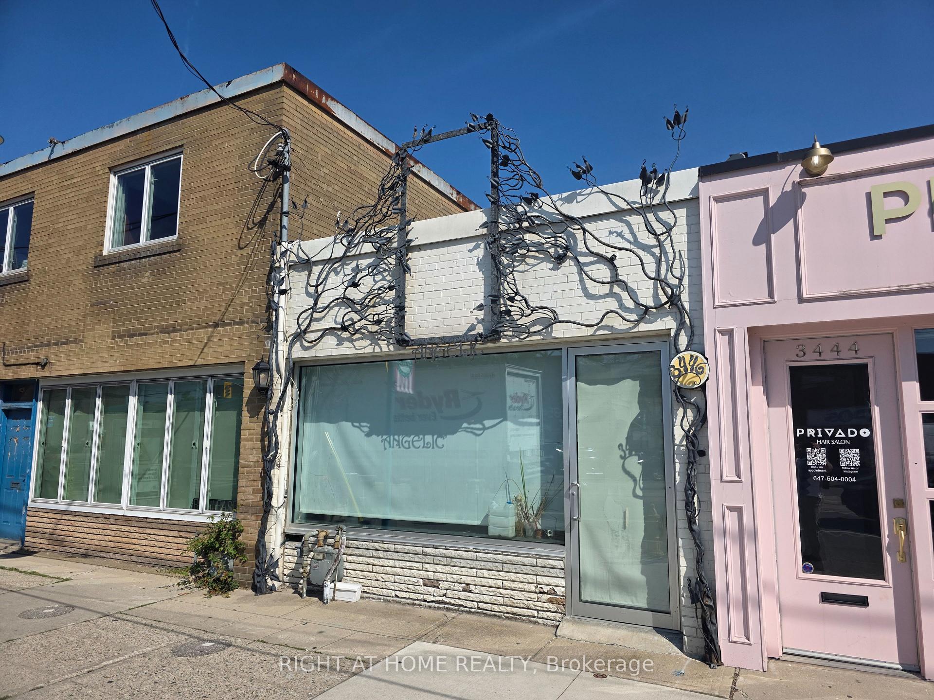 3446 Lake Shore Boulevard W