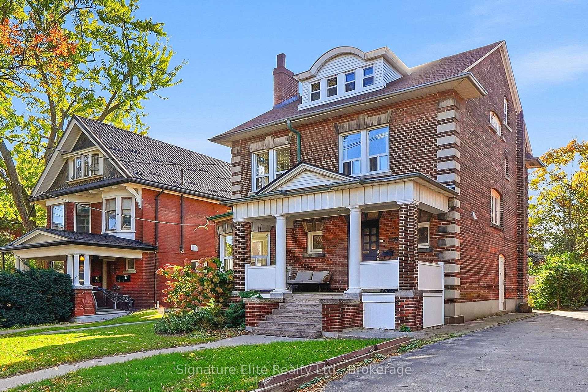 272 Roncesvalles Avenue