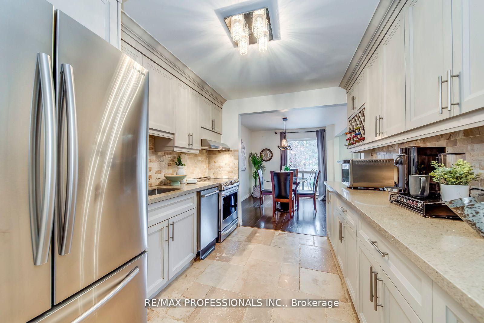 4345 Bloor Street W