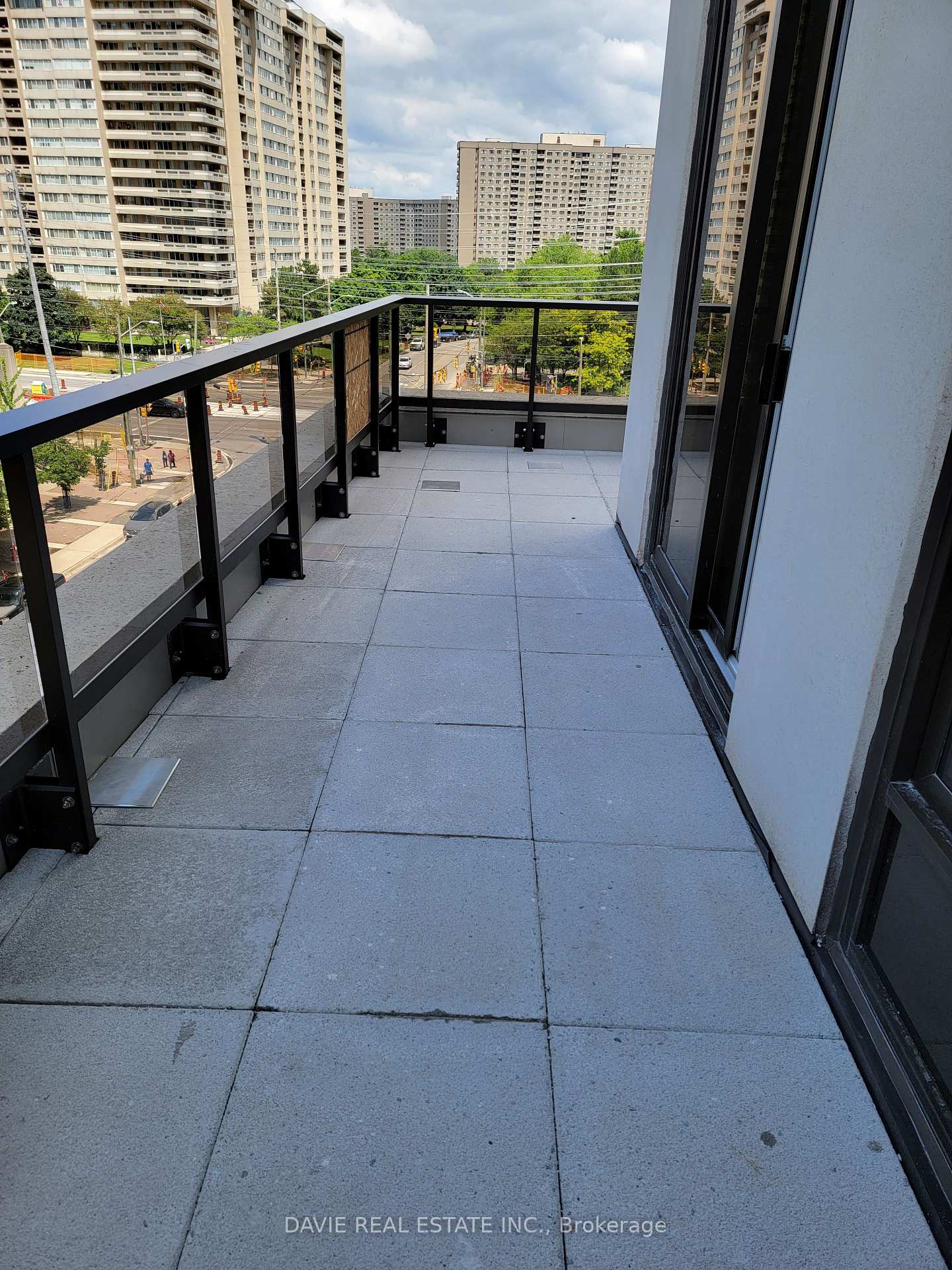 30 Elm Drive W