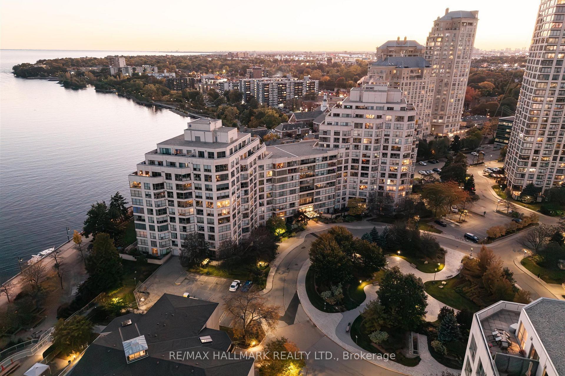 2267 Lakeshore Boulevard W