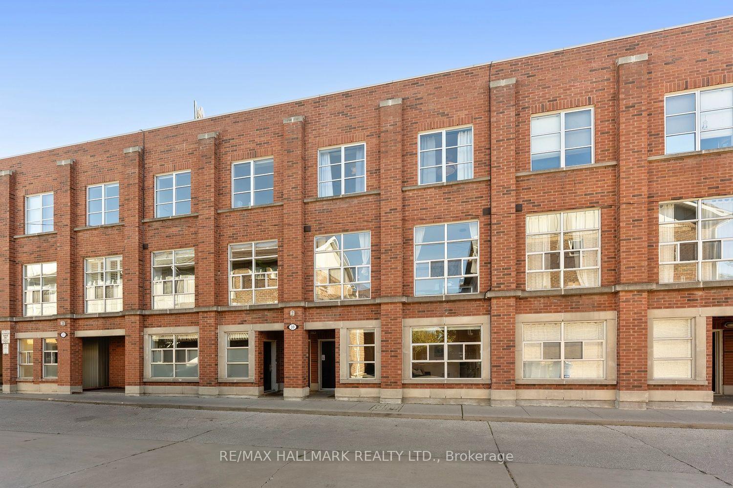 39 Dekoven Mews