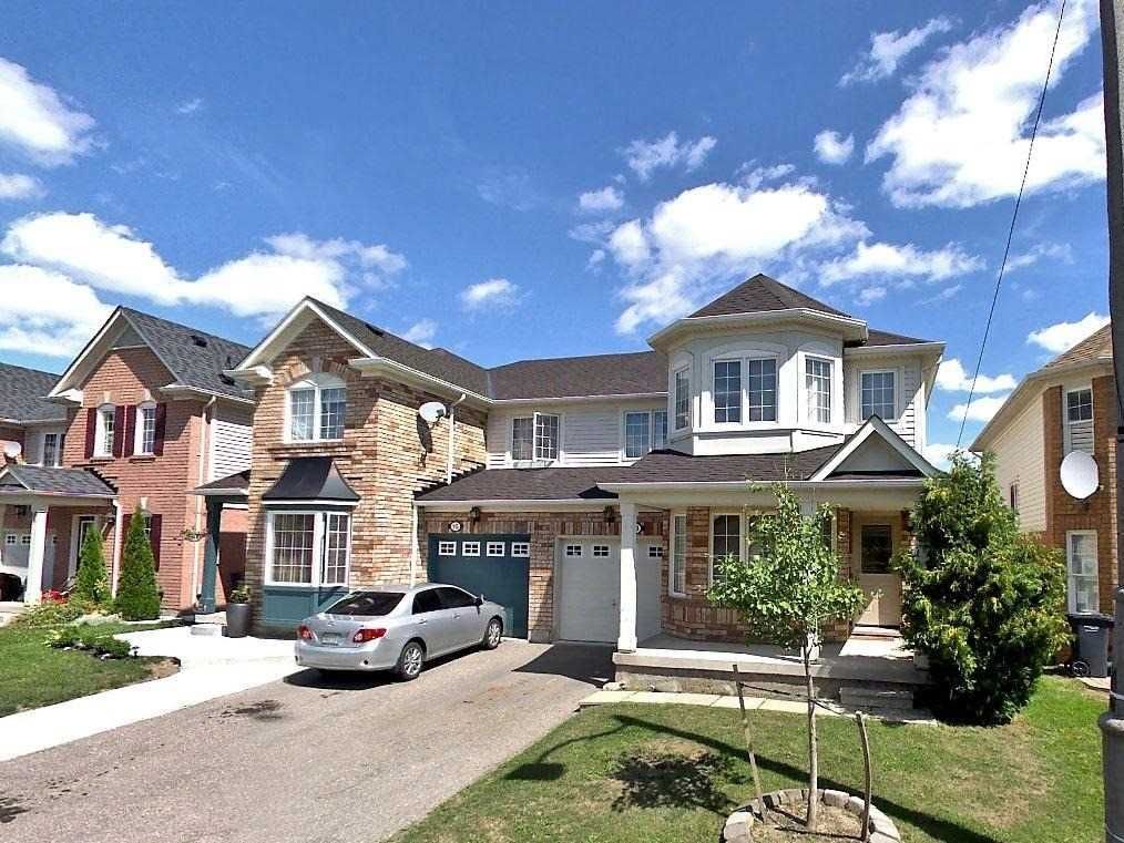 13 Frontenac Cres