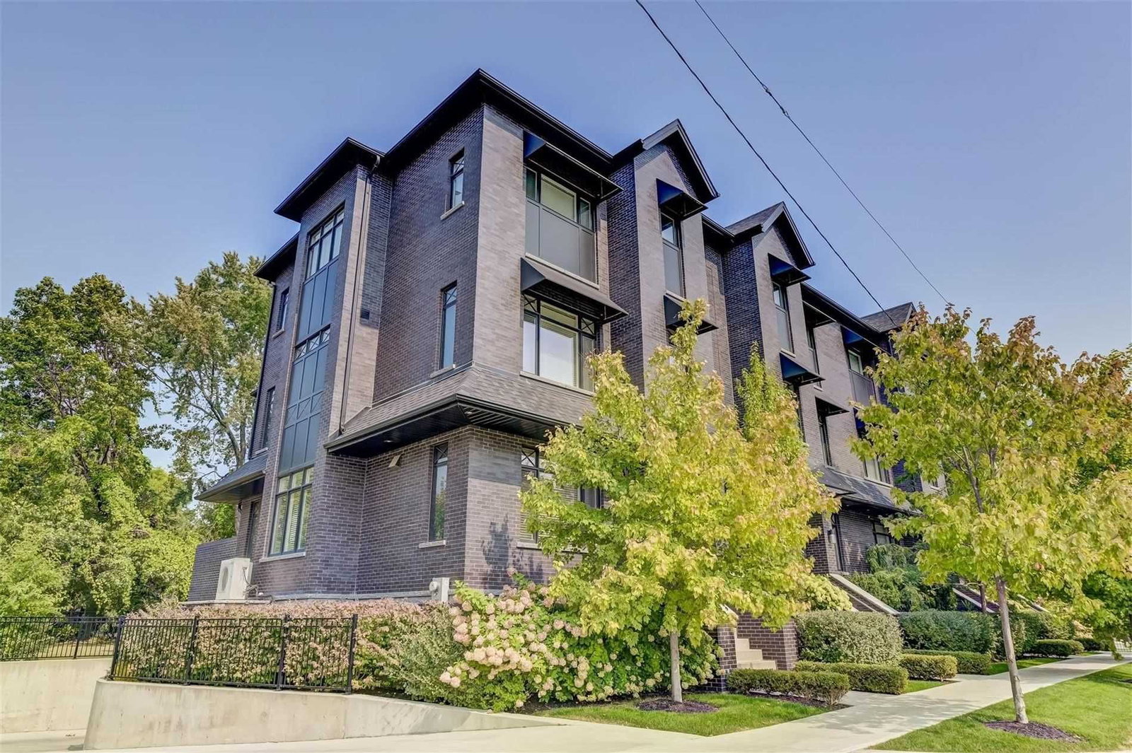 10 Ashley Rd