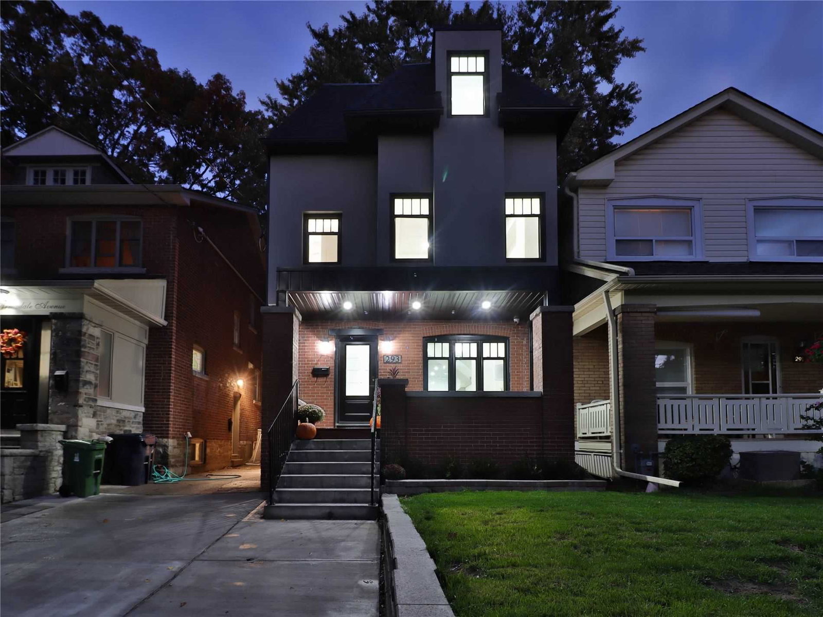 293 Armadale Ave