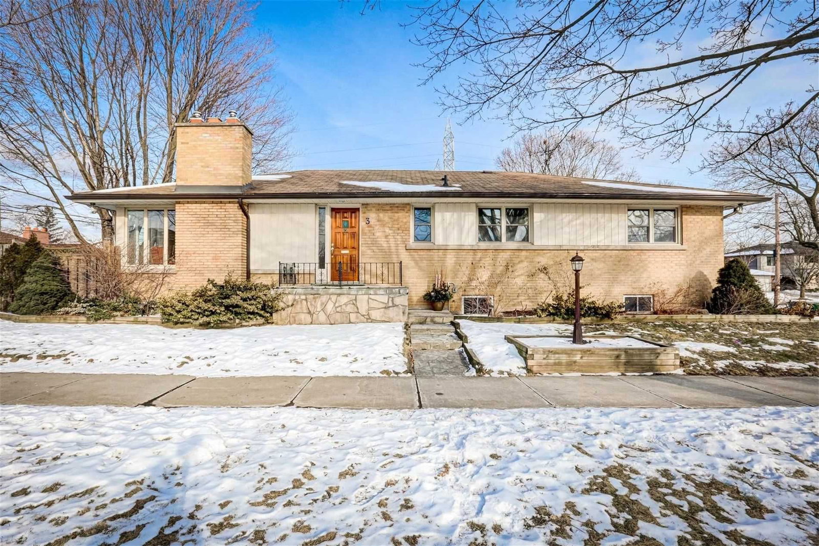3 Edenwood Dr