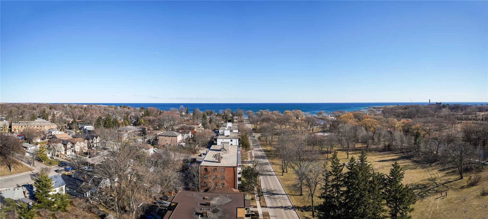 3865 Lake Shore Blvd W