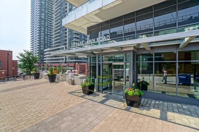10 Park Lawn Rd