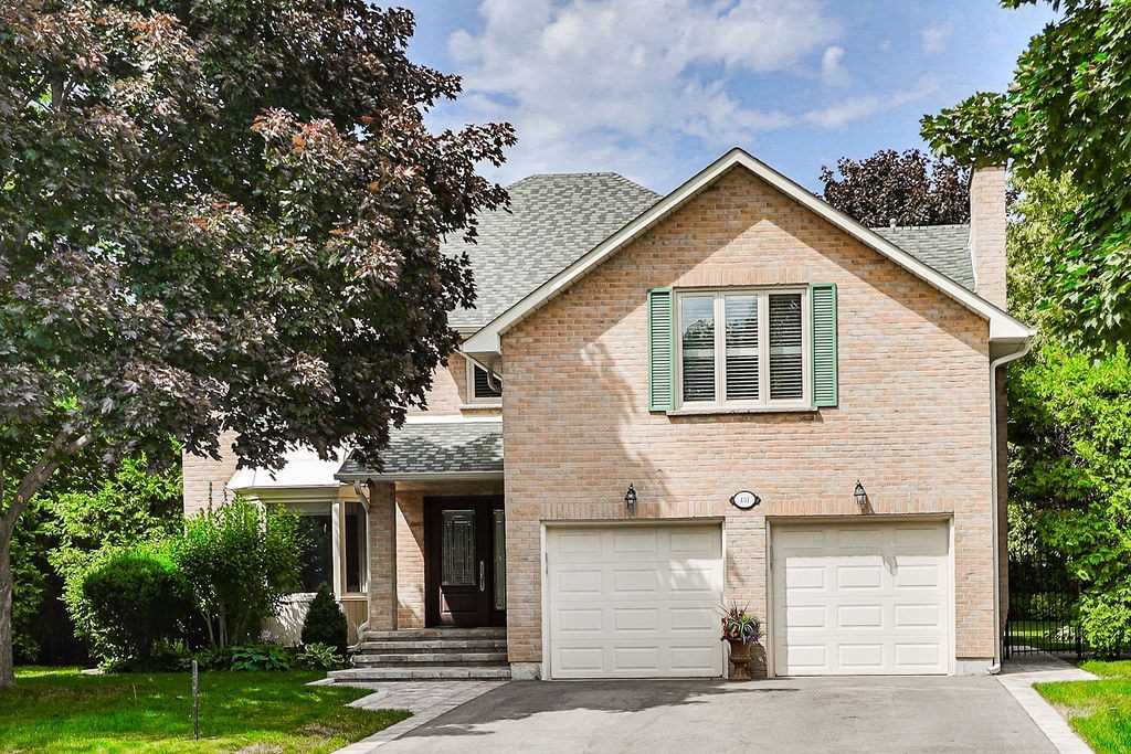 451 Barclay Cres