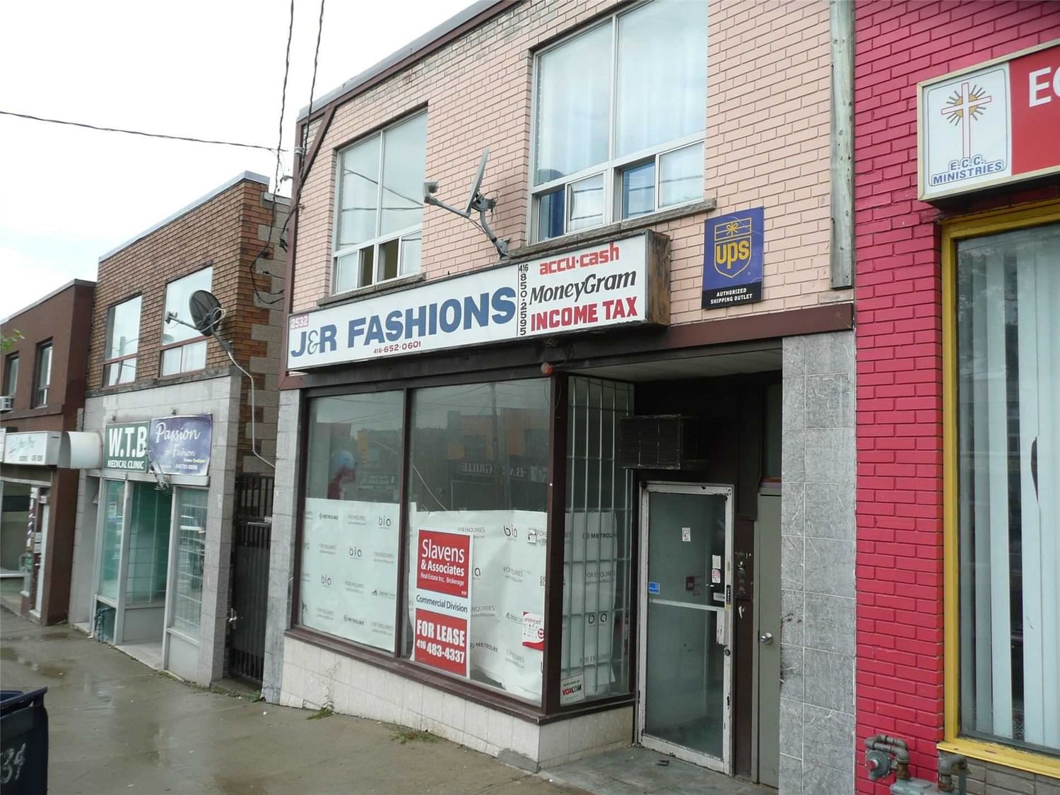 2530 Eglinton Ave W