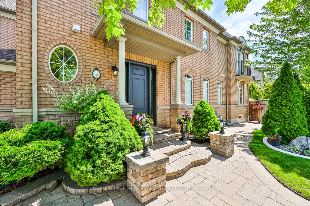 3449 Hayhurst Cres