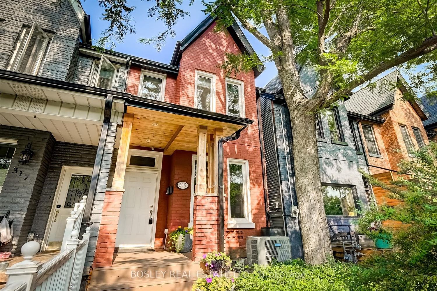 315 Perth Ave