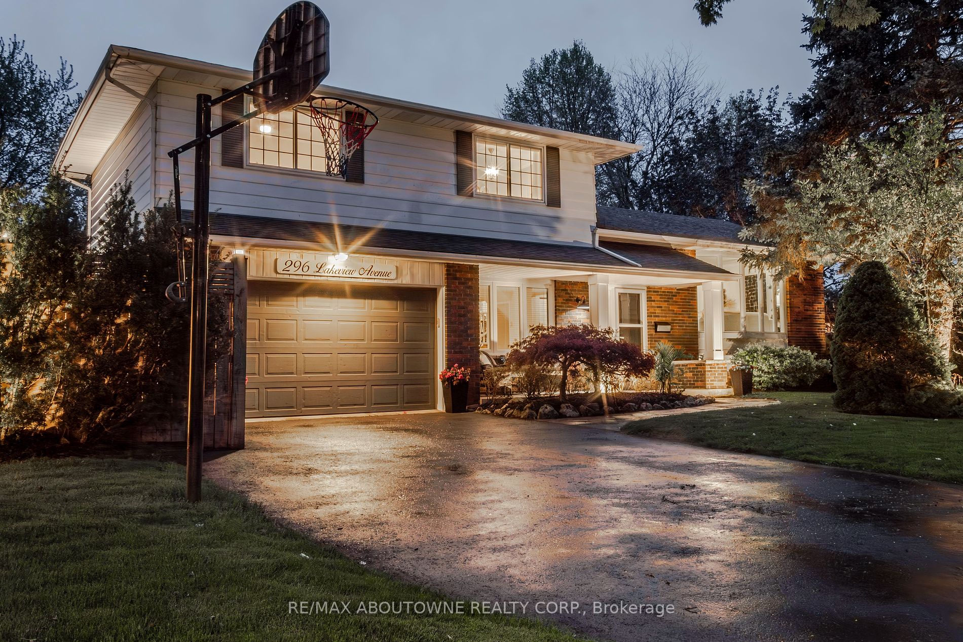 296 Lakeview Ave