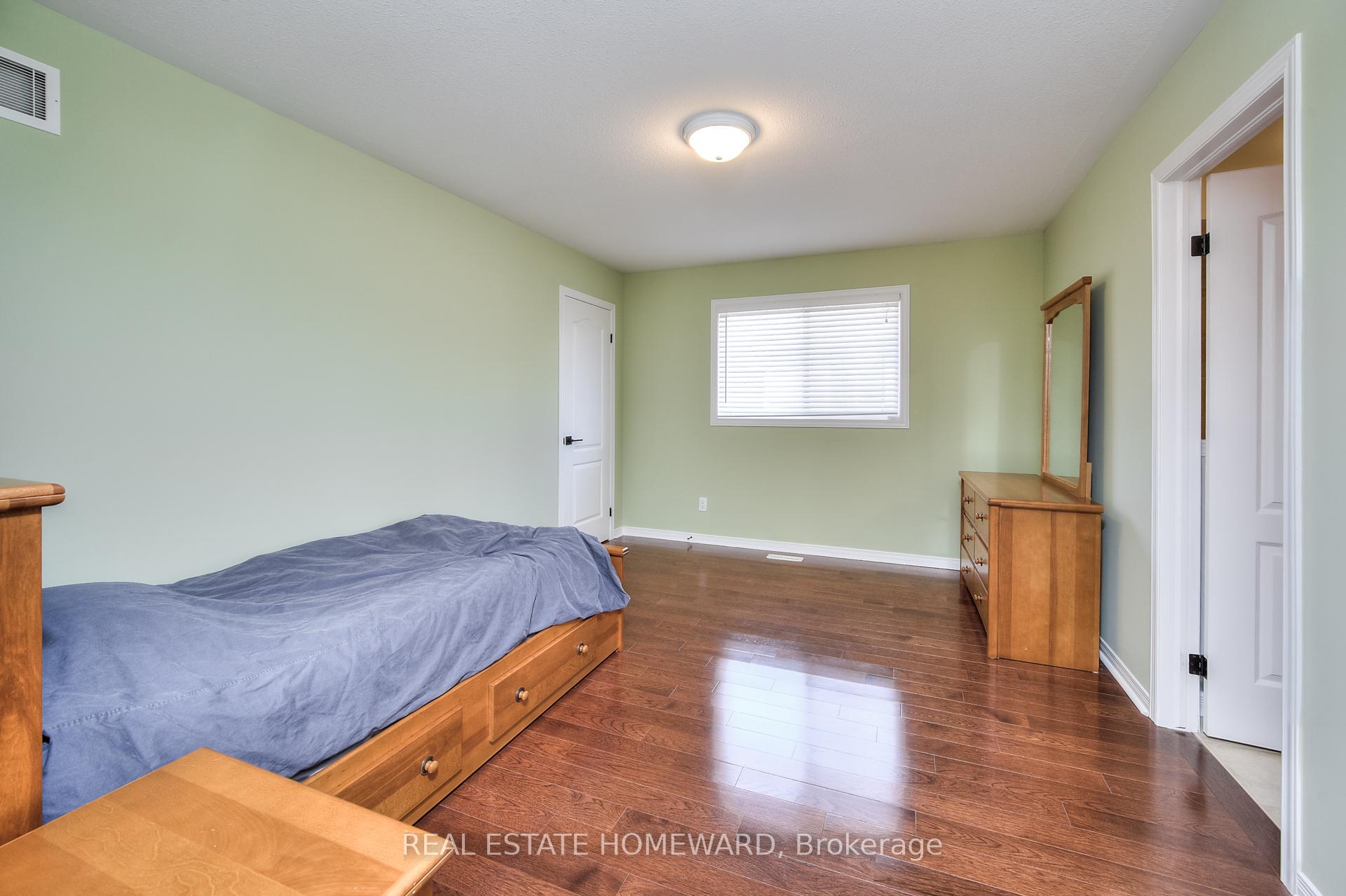 225 Ridgemere Court