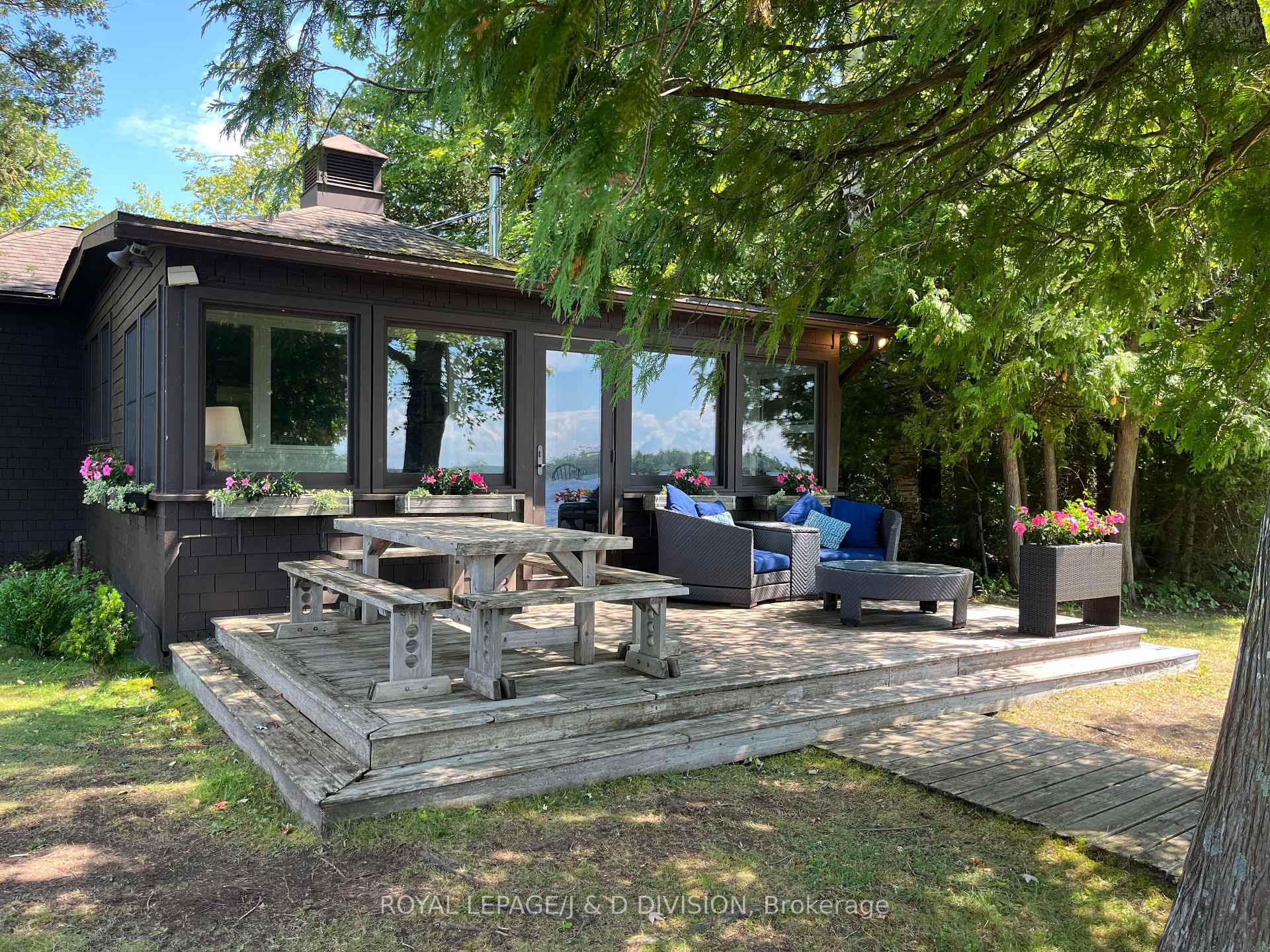 2429 Julia Shore Road W