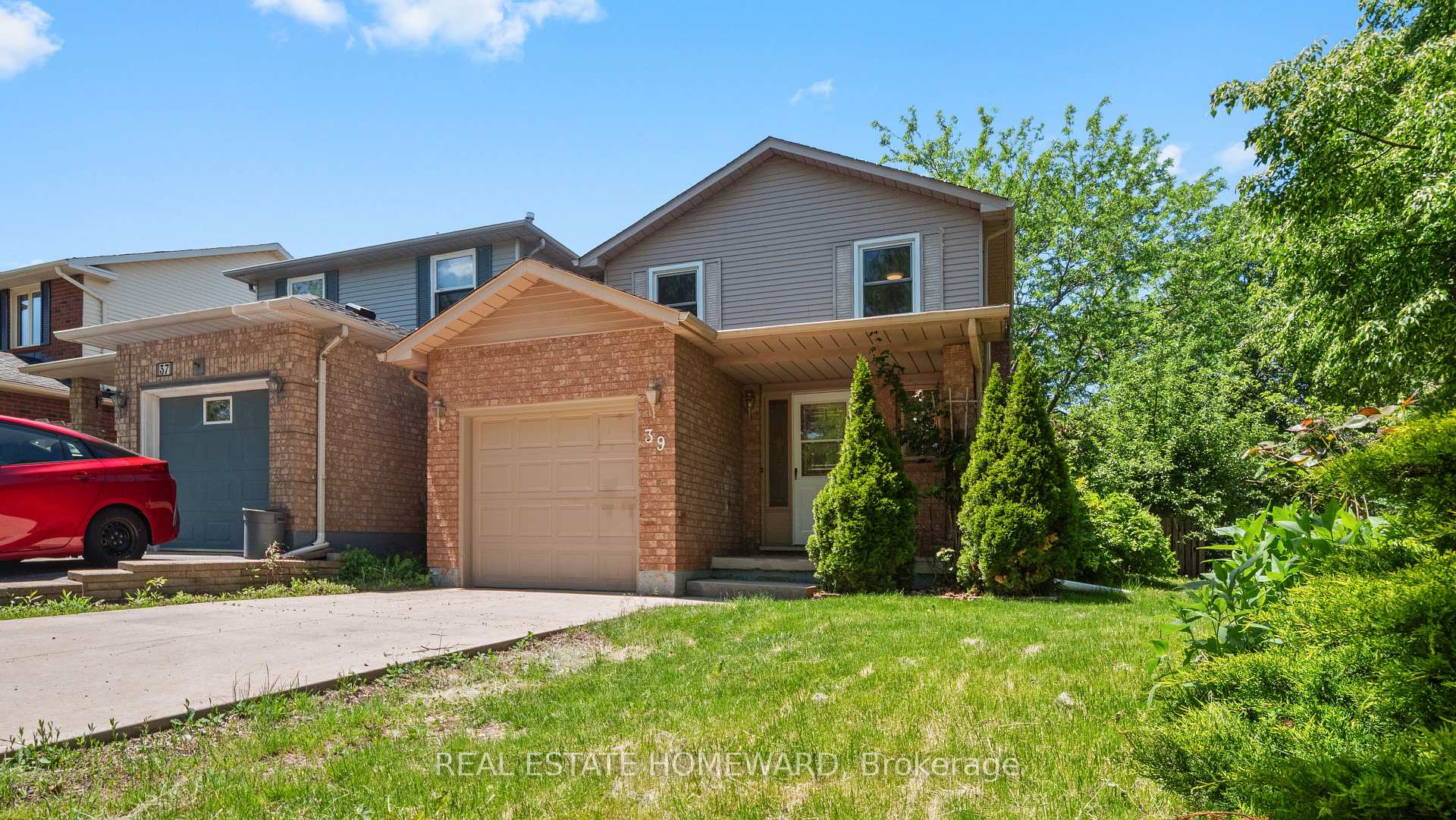 39 Tomahawk Drive S