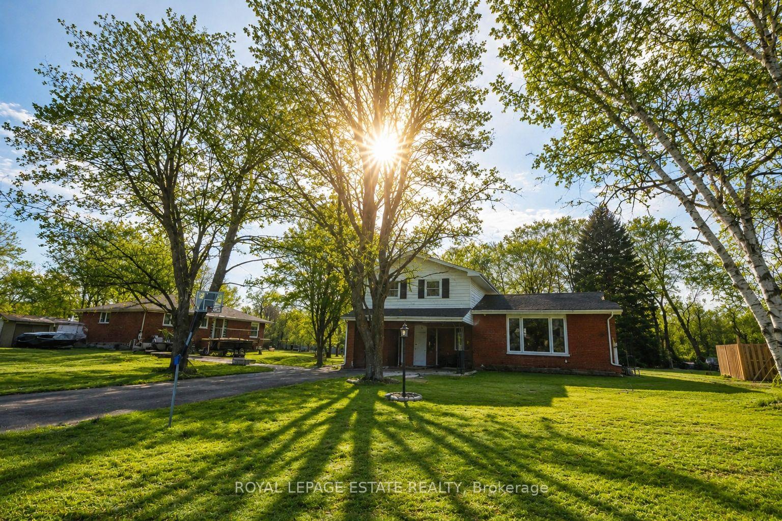 102 GREENFIELD Park