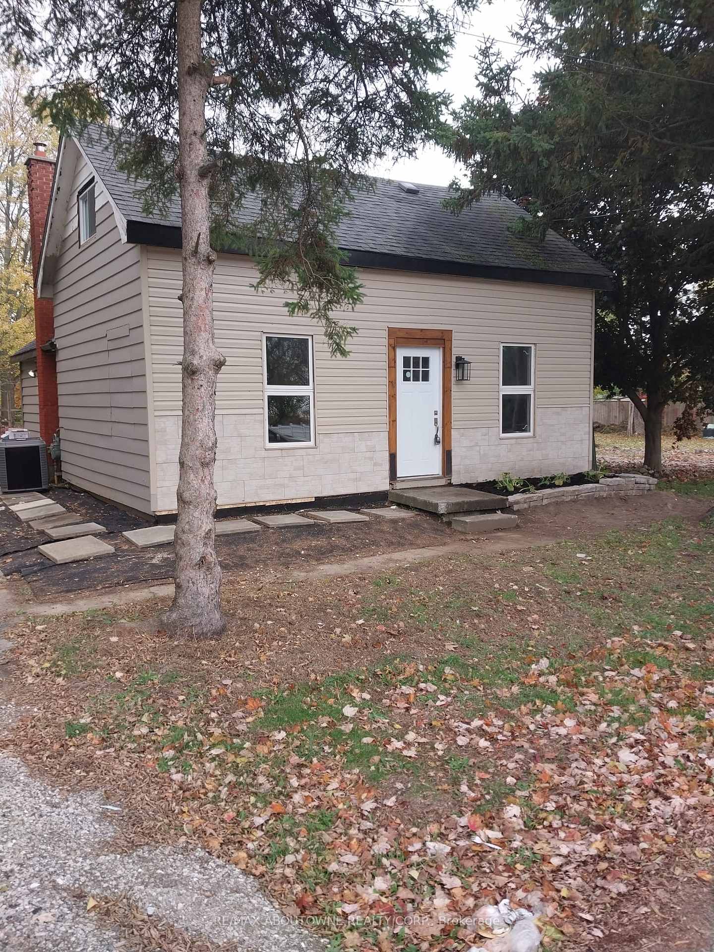 1071 SOUTHCOTE Road