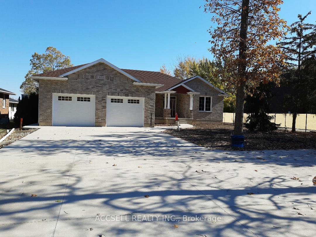 750 St. Clair Parkway